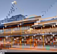 The Crown Hotel Motel