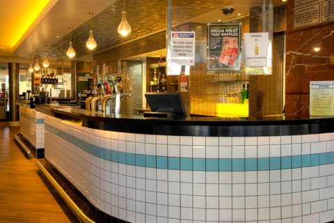 The Crown Hotel Motel - South Australia Travel 1