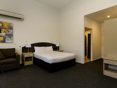 The Waterloo Bay Hotel - South Australia Travel 6