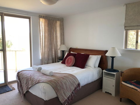 Whale Watch Ocean Beach Resort - South Australia Travel 1