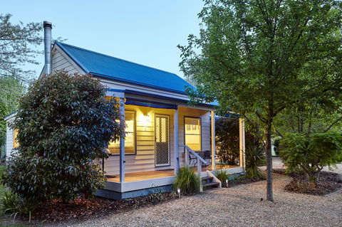 Alpine Valley Cottages - South Australia Travel 2