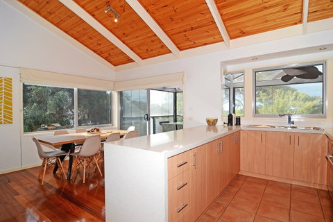 Barrakee Beach House - South Australia Travel 2