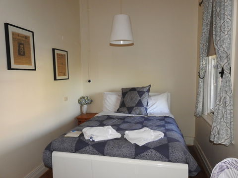 Victoria Hotel Accommodation - South Australia Travel 2