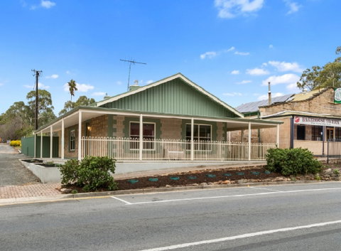 Williamstown Bed & Breakfast - South Australia Travel 0
