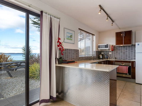 Beach Apartments - South Australia Travel 1