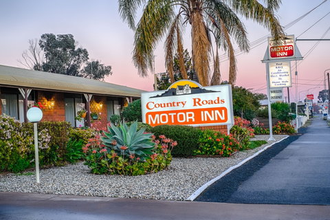 Country Roads Motor Inn - South Australia Travel 0