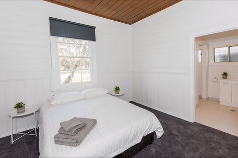 Mount Ophir Estate - The Pickers Cottage - South Australia Travel 1