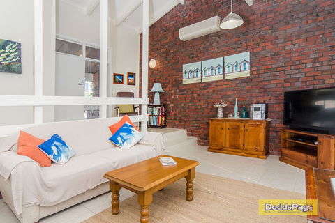 Rattie's Residence - South Australia Travel 0