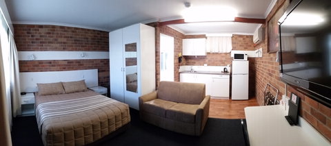 Tally Ho Motor Inn - South Australia Travel 0