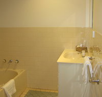 Tarrawingee Holiday Unit - South Australia Travel