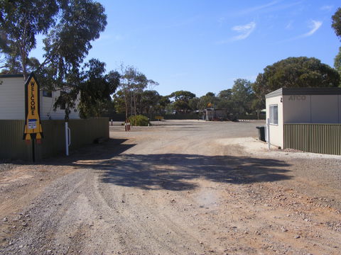 Woomera Traveller's Village And Caravan Park - South Australia Travel 1