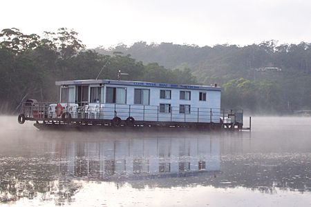 Clyde River Houseboats - South Australia Travel 1