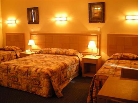 Desert Sand Motor Inn - South Australia Travel 3