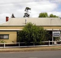 Pemberton Backpackers YHA  Budget Cottages - South Australia Travel
