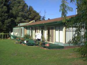 Jenny's Lake Farm B&B - South Australia Travel 0