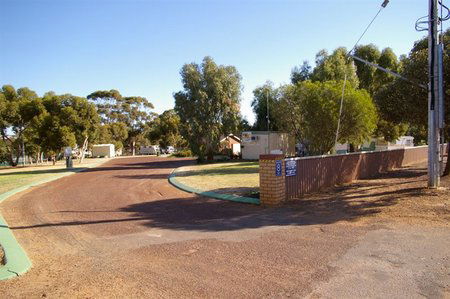 Corrigin Caravan Park - South Australia Travel 0