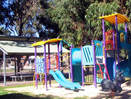 Pink Lake Tourist Park - South Australia Travel 2