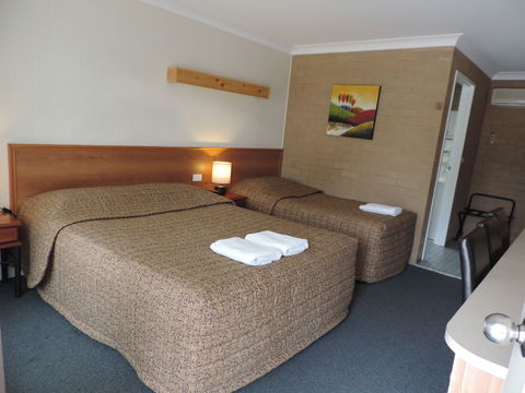 Alexander Motor Inn Moree - South Australia Travel 1