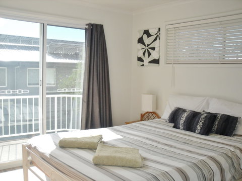 Beachcomber Apartments - South Australia Travel 1