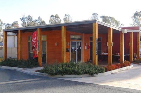 Bridgewater Public Caravan Park - South Australia Travel 0