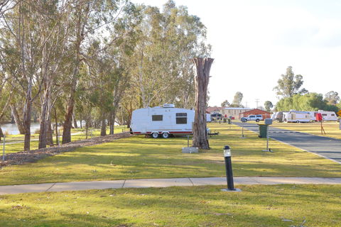 Bridgewater Public Caravan Park - South Australia Travel 1