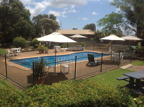 Bundaberg East Cabin And Tourist Park - South Australia Travel 0