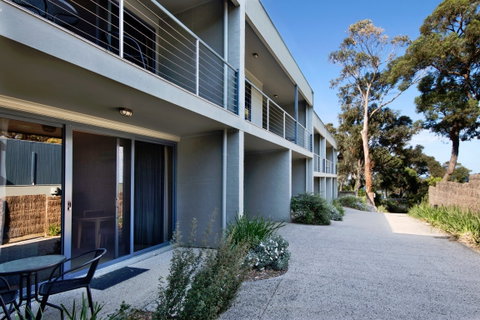 Chatby Lane Lorne - South Australia Travel 1