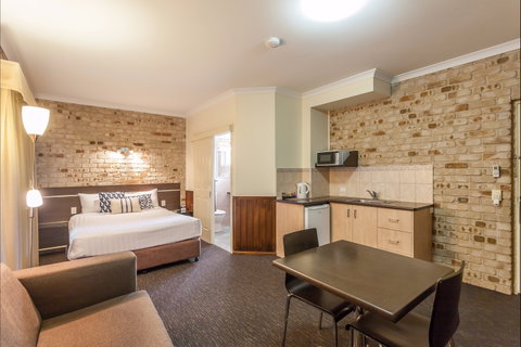 Highlander Motor Inn And Apartments - South Australia Travel 0