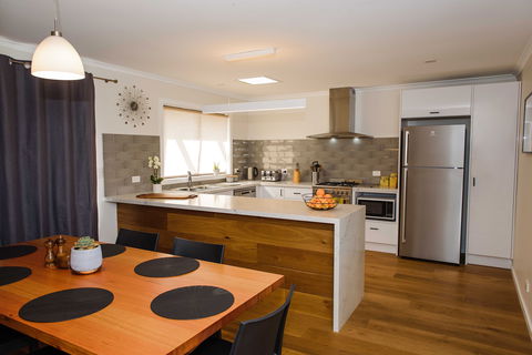 Port Albert Waterview Retreat - South Australia Travel 1