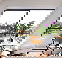 The Beachside Apartment