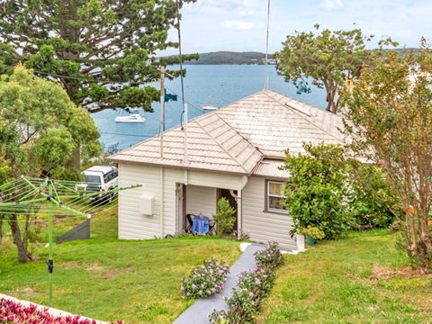 Tommy's Lakehouse - South Australia Travel 1