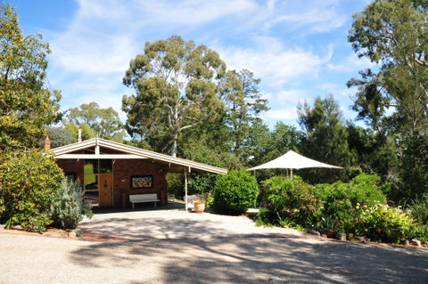 Barrenjoey Hideaway - South Australia Travel 1