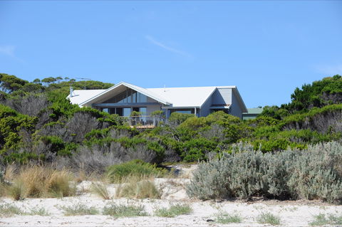 Cassini Beach House - South Australia Travel 0
