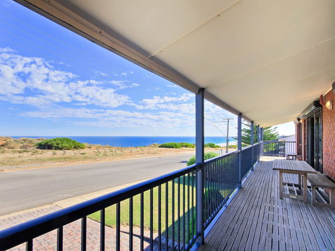 Century 21 SouthCoast: Beach House At Moana - South Australia Travel 0