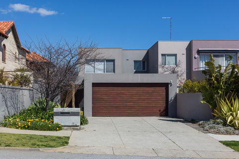 Cottesloe Beach House II - South Australia Travel 1