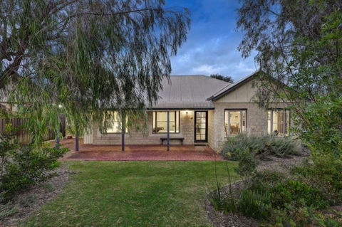 Cottage Retreat/Shady Cottage - South Australia Travel 0