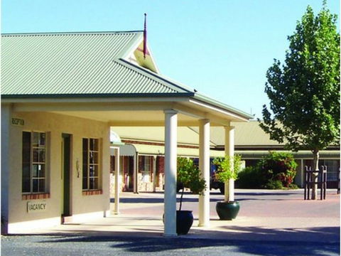Country Gardens Motor Inn - South Australia Travel 0