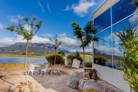 Eagles Nest Retreat - South Australia Travel 0