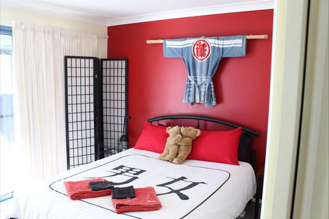 Golf At Glasshouse Rocks - South Australia Travel 0