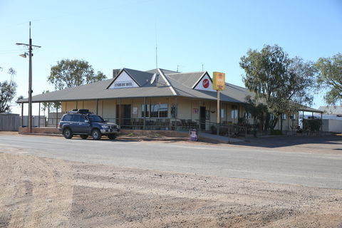 Lyndhurst Hotel, Roadhouse, Motel & Caravan Park - South Australia Travel 0