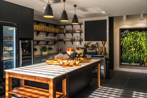 Mantra Richmont Hotel - South Australia Travel 1