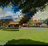 Petersons Guesthouse and Winery - South Australia Travel