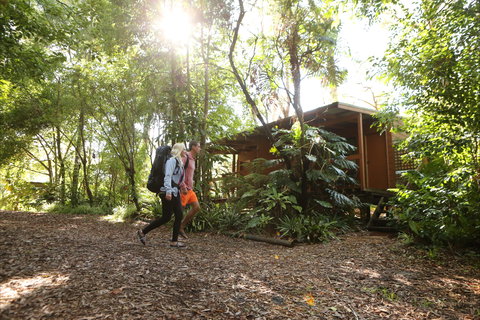 Samurai Beach Bungalows Port Stephens YHA - South Australia Travel 1