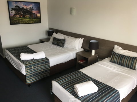 Sugar Country Motor Inn - South Australia Travel 0