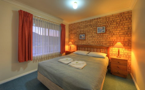 Talbingo Tourist Caravan Park - South Australia Travel 0