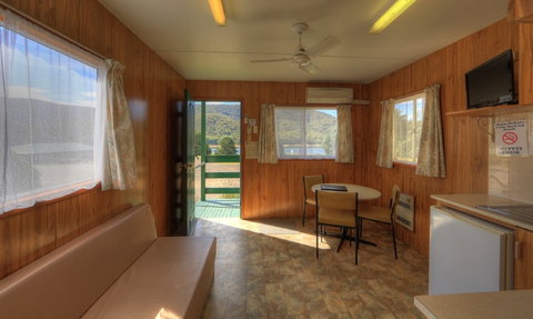 Talbingo Tourist Caravan Park - South Australia Travel 1