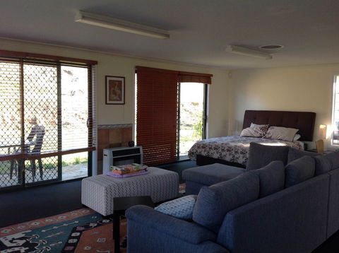 Tibuc Gardens Cottage - South Australia Travel 2