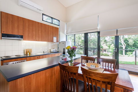 Aireys Inlet Getaway Resort - South Australia Travel 0
