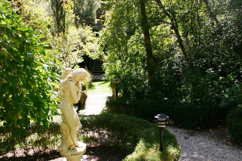 Aldgate Lodge Bed & Breakfast - South Australia Travel 0
