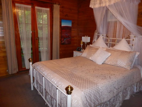 Aldgate Lodge Bed & Breakfast - South Australia Travel 1